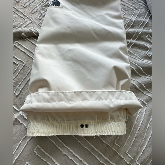 The North Face Women’s Sally Insulated Pants - Picture 11 of 13